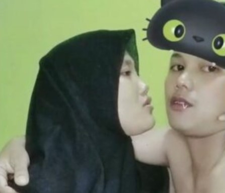 Video Pasutri Harmonis Bikin Konten Basah Dikontrakan Viral